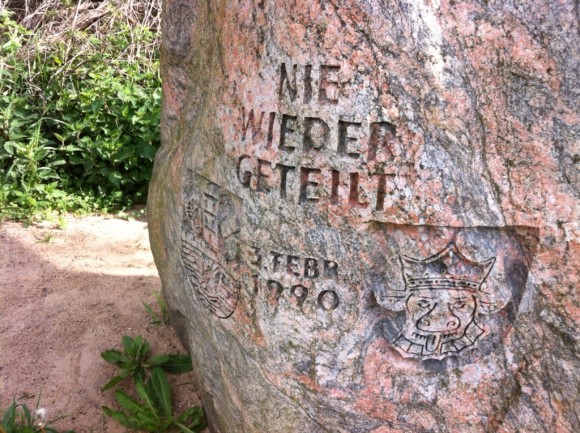 Gedenkstein an der ehemaligen Grenze